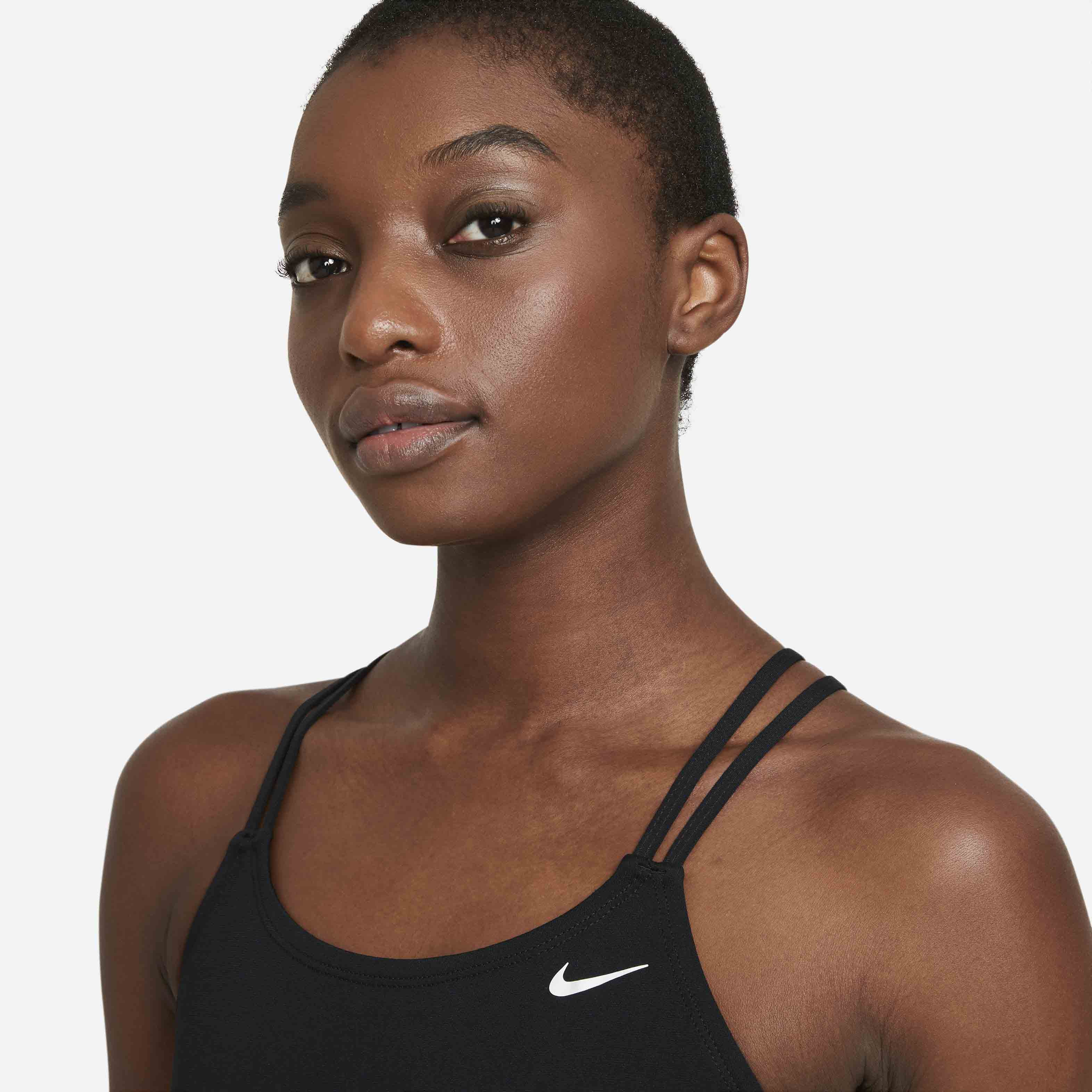 Bañador natación negro Nike para mujer