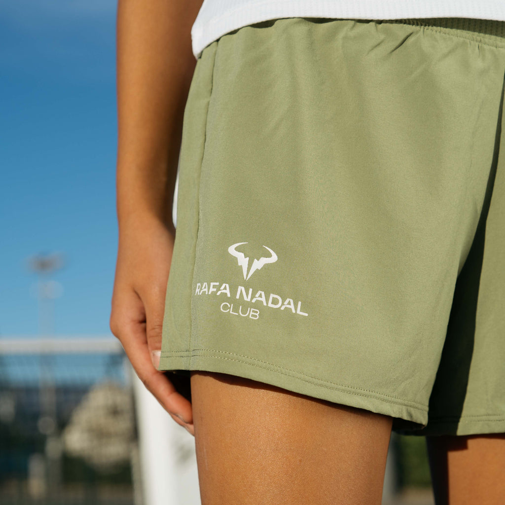 Pantalón corto verde Nike para niña