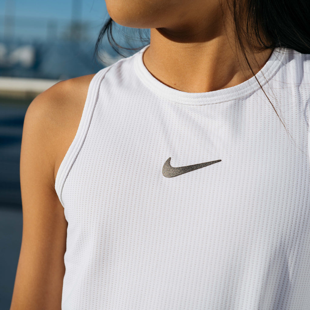 Camiseta de tirantes blanca Nike para niña